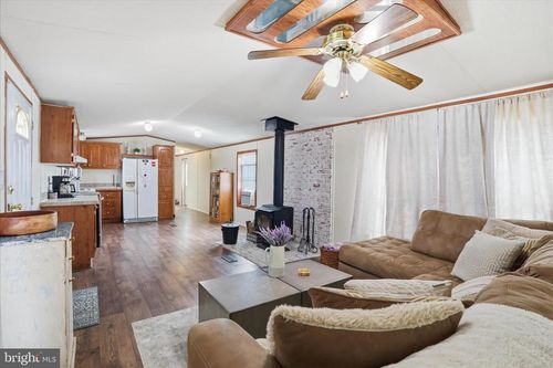 861 Royal Crest Dr, MARTINSBURG, WV, 25401-5161 | Card Image