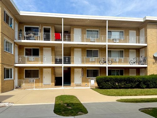 apt-a5-4600 River Rd, Schiller Park, IL, 60176-1580 | Card Image