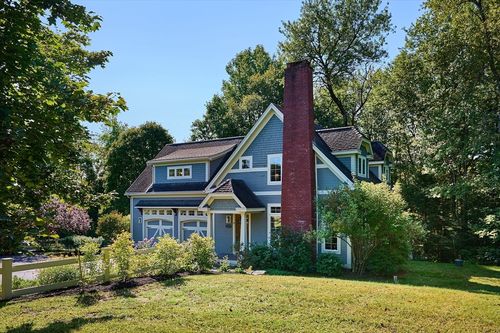 36 Sovereign Way, Northampton, MA, 01062-9615 | Card Image