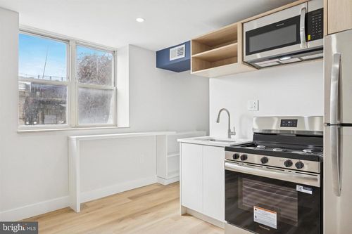8-4522 Baker Street, PHILADELPHIA, PA, 19127 | Card Image