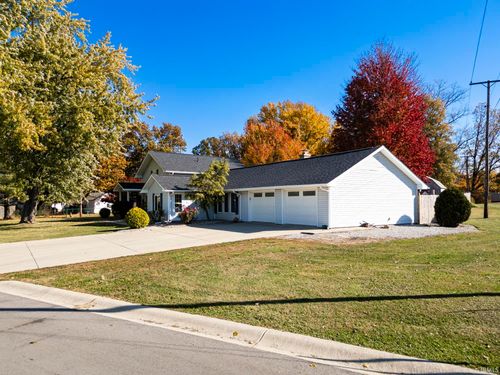 201 S Smith Street, Hartford City, IN, 47348 | Card Image