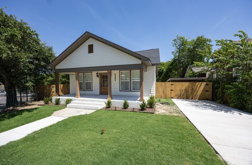 1321 E Magnolia Ave, Fort Worth, TX, 76104-5379 | Card Image