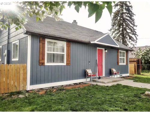 805 4th St, Baker City, OR, 97814-4426 | Card Image