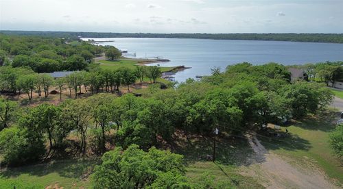 8 Iowa Ct, Nocona, TX, 76255-9237 | Card Image