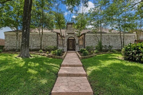 10007 Cedar Creek Dr, Houston, TX, 77042-2045 | Card Image
