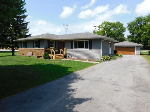 542 Dunewood Dr, Chesterton, IN, 46304-3131 | Card Image