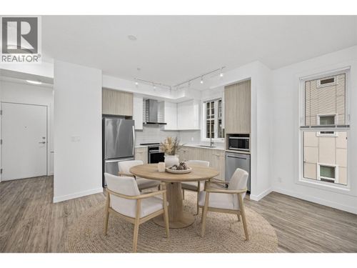 215-1800 Richter St, Kelowna, BC, V1Y0G9 | Card Image