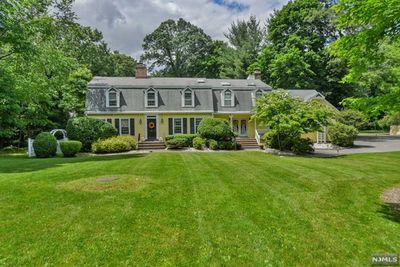 881 Circle Avenue, House other with 5 bedrooms, 4 bathrooms and null parking in Franklin Lakes NJ | Image 1