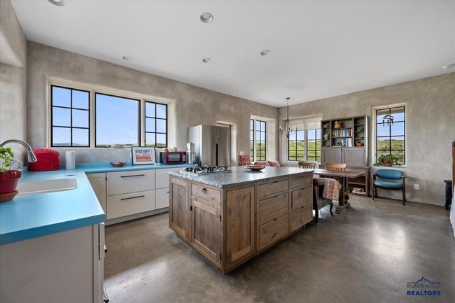 11077 Ridge Rd, House other with 1 bedrooms, 2 bathrooms and null parking in Belle Fourche SD | Image 8