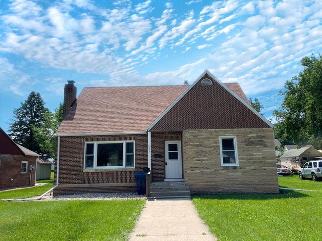 421 W Van Dusen St, House other with 5 bedrooms, 2 bathrooms and null parking in Springfield MN | Image 59