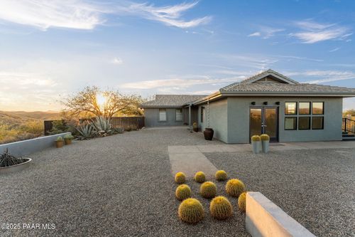 235 W Via Tortuga Dr, Wickenburg, AZ, 85390-4320 | Card Image