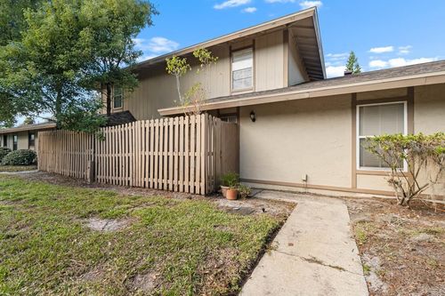 903 Buck Ct, BRANDON, FL, 33511-7311 | Card Image