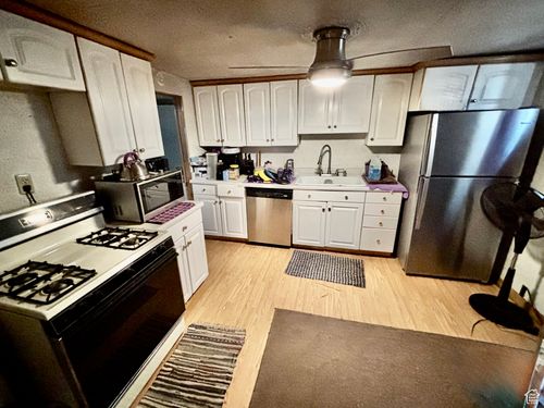 302 N Harrisville Rd, Harrisville, UT, 84404-3932 | Card Image