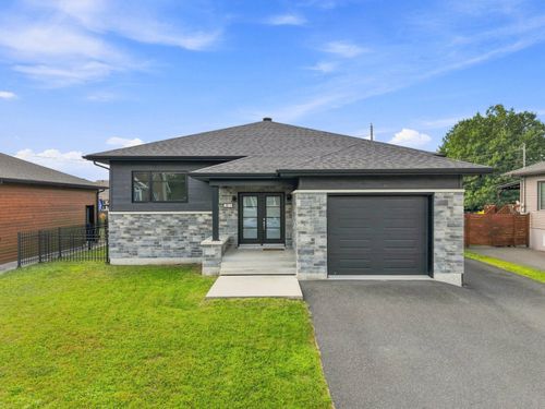 2175 Rue De La Colonie, House with 4 bedrooms, 2 bathrooms and null parking in Drummondville QC | Card Image