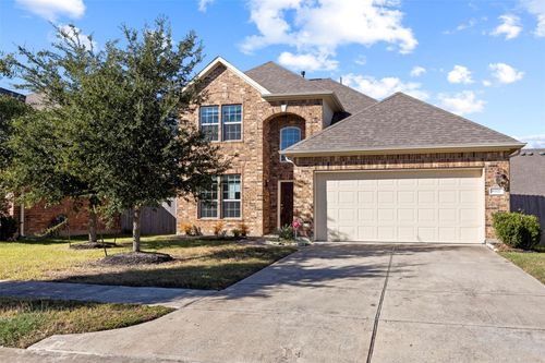 6527 Hunters Trace Ln, Baytown, TX, 77521-6582 | Card Image