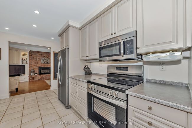 129 Ridgeview Dr, House other with 5 bedrooms, 3 bathrooms and 4 parking in Carp ON | Image 12