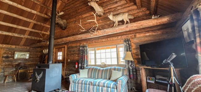 2742 Dixie Rd, Home with 9 bedrooms, 4 bathrooms and null parking in Dixie ID | Image 10