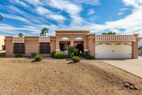 815 E Coral Gables Dr, Phoenix, AZ, 85022-3715 | Card Image