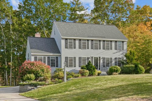 27 Village Dr, Atkinson, NH, 03811-2111 | Card Image