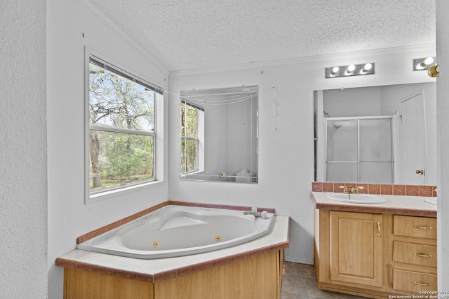 1189 Vivroux Ranch Rd, Home with 4 bedrooms, 3 bathrooms and null parking in Seguin TX | Image 10