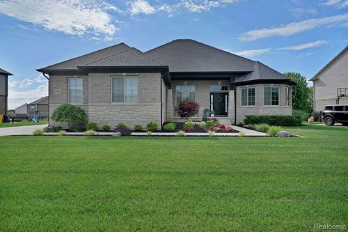 35584 Addison Dr, New Baltimore, MI, 48047-5858 | Card Image