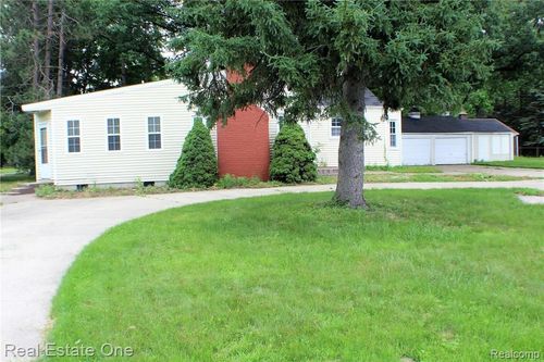 22324 Charter St, Southfield, MI, 48033-5849 | Card Image