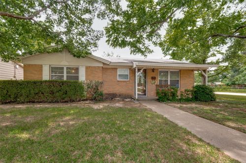 2002 Winthrop St, Irving, TX, 75061-1839 | Card Image
