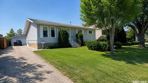 10326 Henderson Drive, North Battleford, SK, S9A3Y9 | Card Image