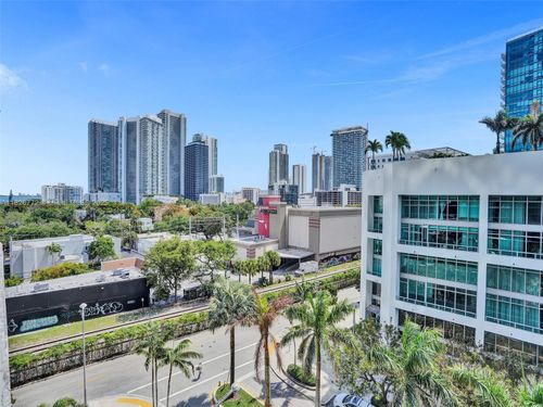 l603-121 Ne 34th St, Miami, FL, 33137-3852 | Card Image