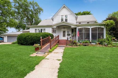 202 W South St, Marengo, IA, 52301-1344 | Card Image