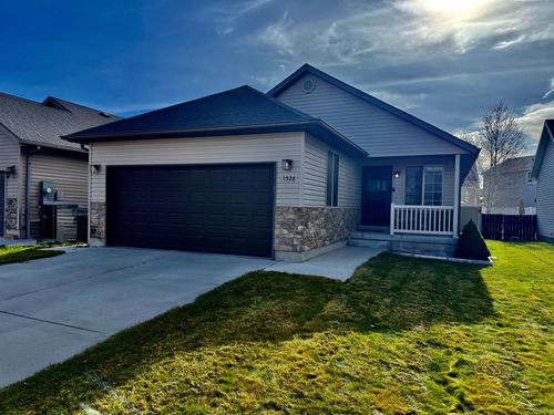 1526 Shadow Dr, Eagle Mountain, UT, 84005-4765 | Card Image