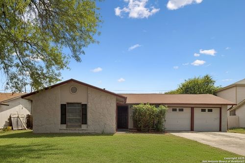 8110 Whistler, San Antonio, TX, 78239-3459 | Card Image