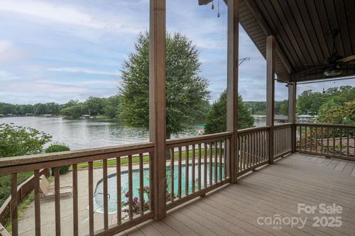 7424 Windy Pine Cir, Denver, NC, 28037-9363 | Card Image
