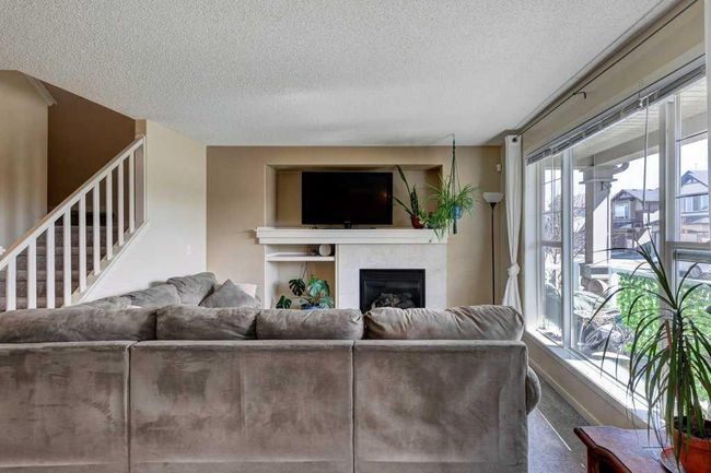 196 Silverado Plains Close Sw, Home with 3 bedrooms, 2 bathrooms and 4 parking in Calgary AB | Image 5