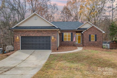 8814 Oldenburg Dr, Mount Pleasant, NC, 28124-8543 | Card Image