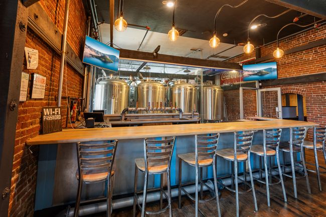 bar | Image 11