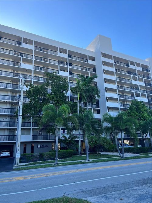 apt-206-4800 Bayview Dr, Fort Lauderdale, FL, 33308-4963 | Card Image