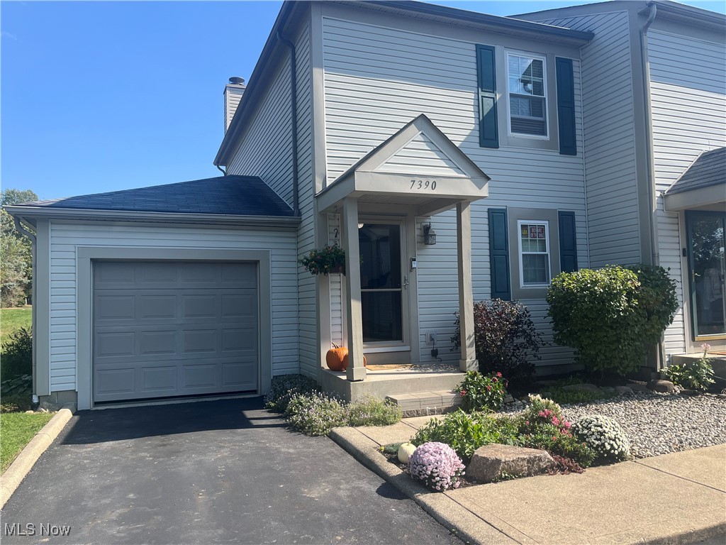 Donovan Dr, Blacklick, OH 43004
