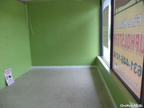 183 Great East Neck Rd, West Babylon, NY, 11704-8009 | Card Image