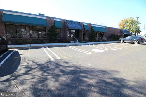 735 Fitzwatertown Rd, WILLOW GROVE, PA, 19090-1338 | Card Image