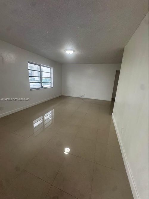 105-2019 Jackson St, Hollywood, FL, 33020-5057 | Card Image