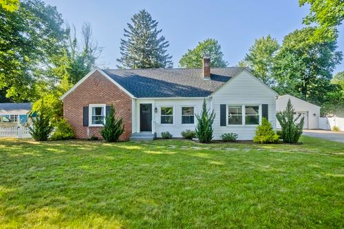 17 Hunting Ln, Wilbraham, MA, 01095-2231 | Card Image