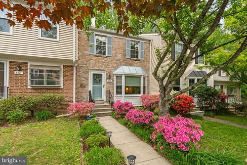 104 Kestrel Ct, GAITHERSBURG, MD, 20879-3214 | Card Image