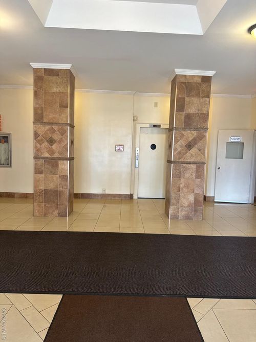 apt-2mn-300 N Broadway, Yonkers, NY, 10701-2683 | Card Image