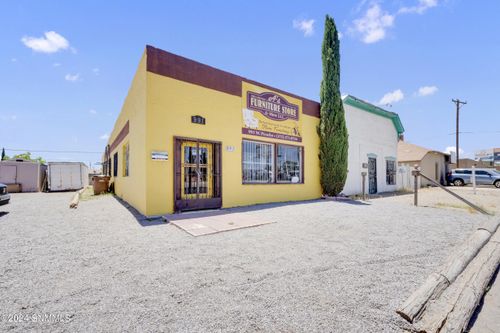 991 W Picacho Ave, Las Cruces, NM, 88005-2233 | Card Image