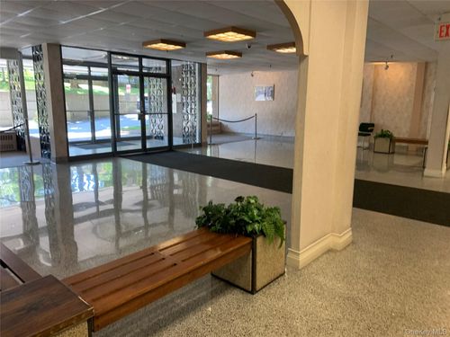 apt-717-377 N Broadway, Yonkers, NY, 10701-2052 | Card Image