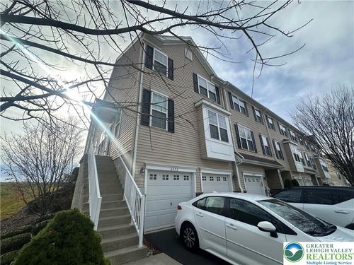 6072 Valley Forge Dr, COOPERSBURG, PA, 18036-8804 | Card Image