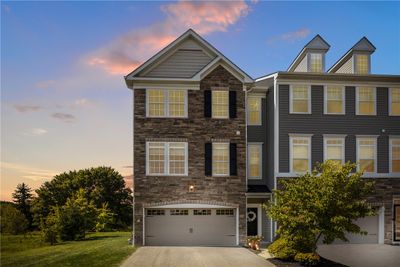 231 Eagle Dr, Townhouse with 3 bedrooms, 3 bathrooms and 4 parking in Cranberry Twp PA | Image 1