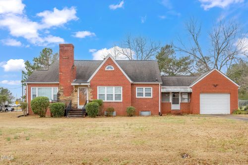 629 E Main St, Clayton, NC, 27520-2623 | Card Image