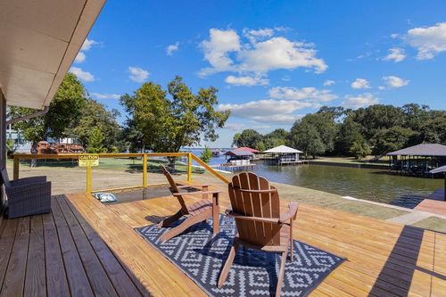 124 Peninsula Point Ter, Mabank, TX, 75156-7543 | Card Image